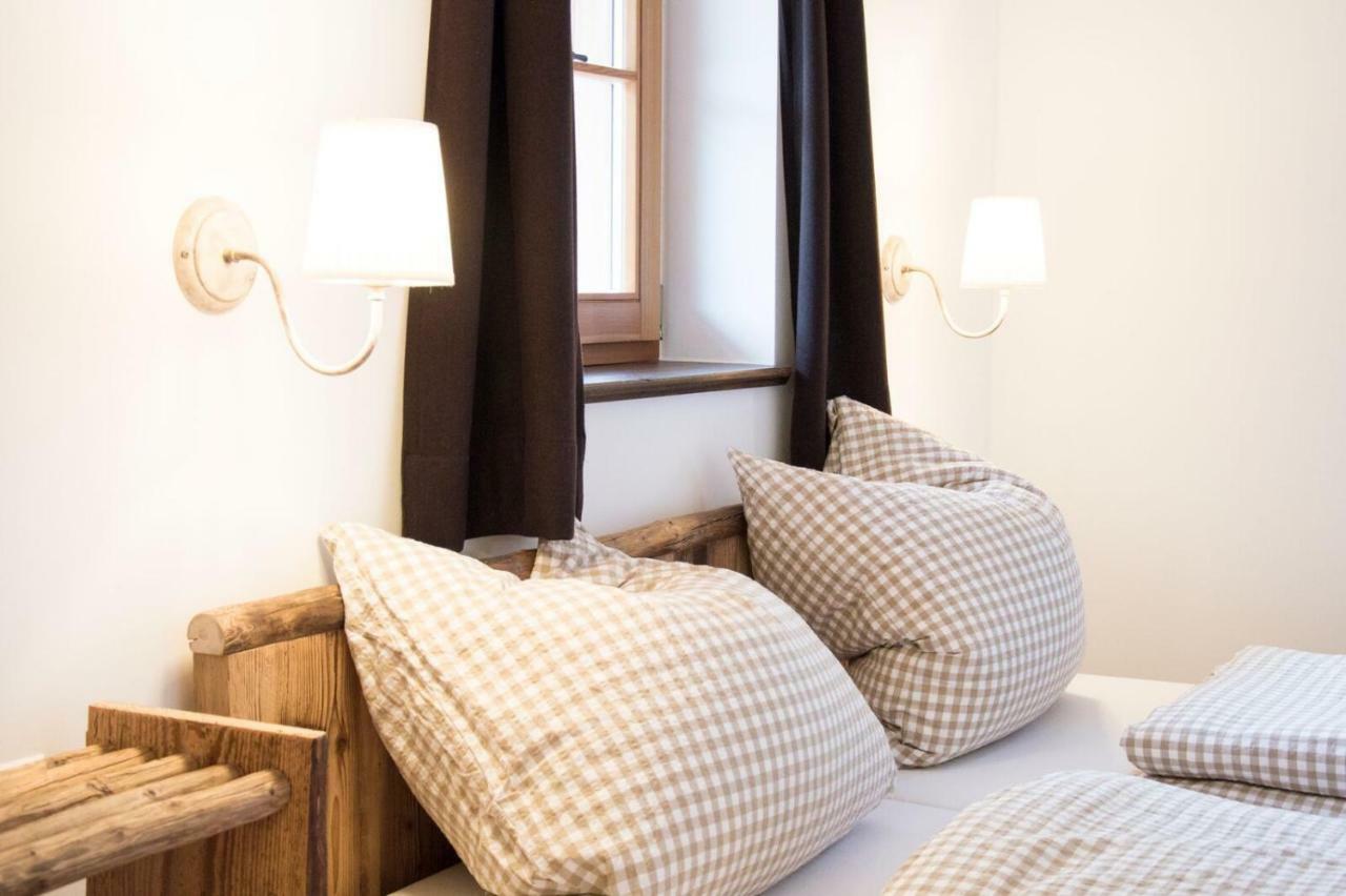 Gesindehaus Villa Diemlern Bagian luar foto